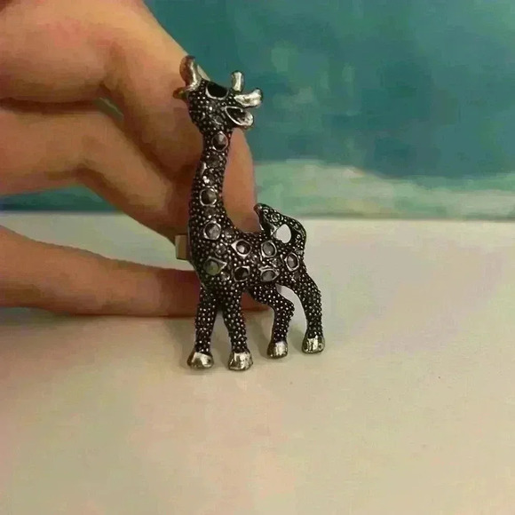 🐳 Studded Giraffe Alloy Gray Ring - Picture 5 of 10